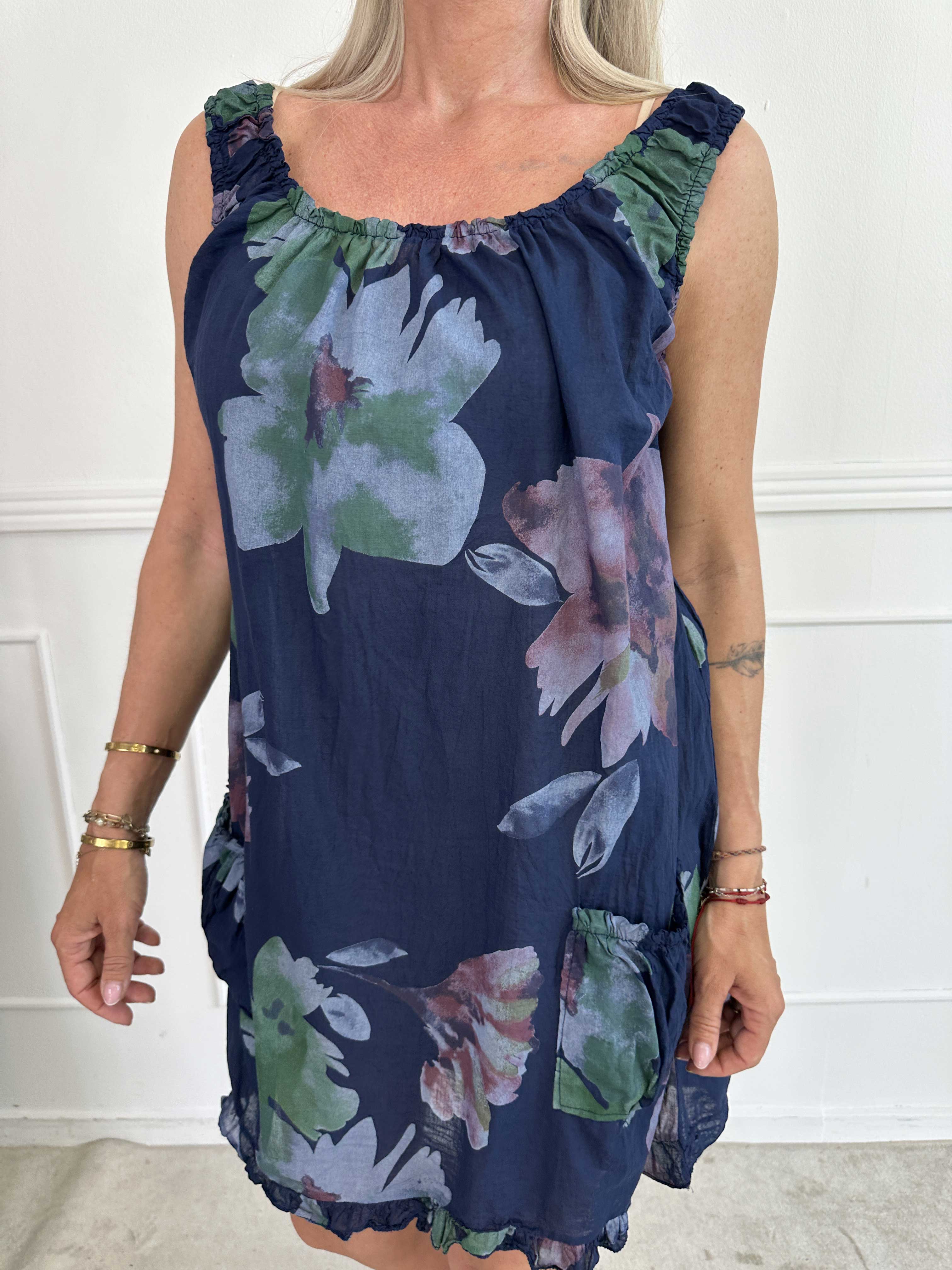 Achlys - Let og luftig tunikakjole med blomsterprint